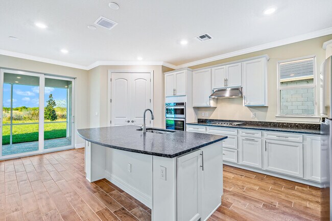 Building Photo - 10503 SW Captiva Dr