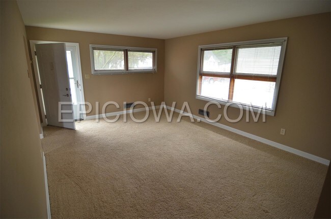 Foto del edificio - 385 30th St SE