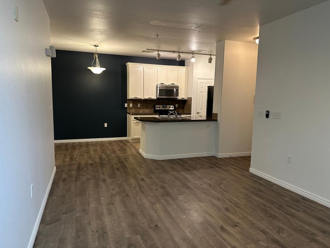 Building Photo - 2672 S Cathay Way