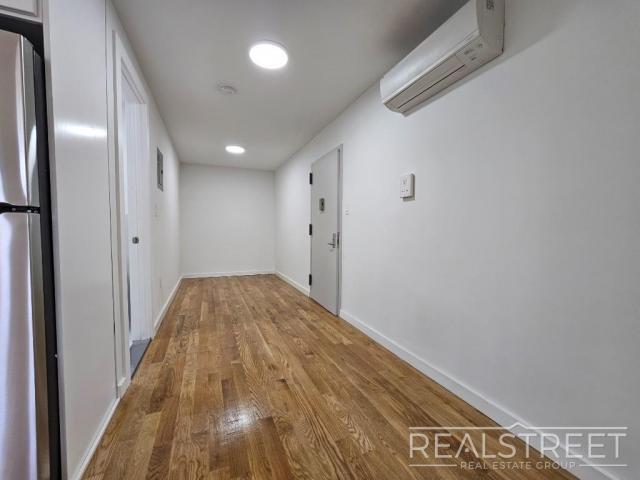 Foto del edificio - 1 bedroom in BROOKLYN NY 11233