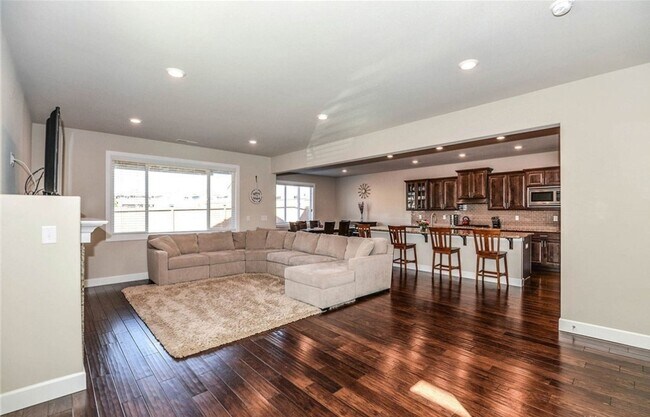 Building Photo - Gorgeous 4BR Home in Canton Park Backing t...