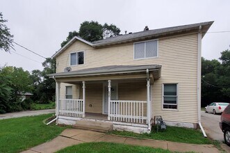 Building Photo - 830 Richards St