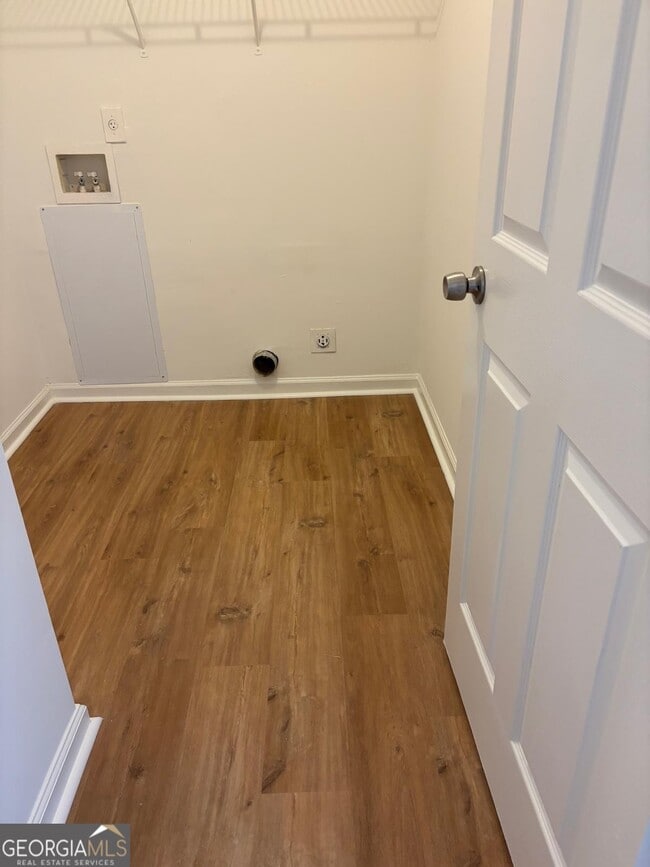 Building Photo - 432 Armor Dr