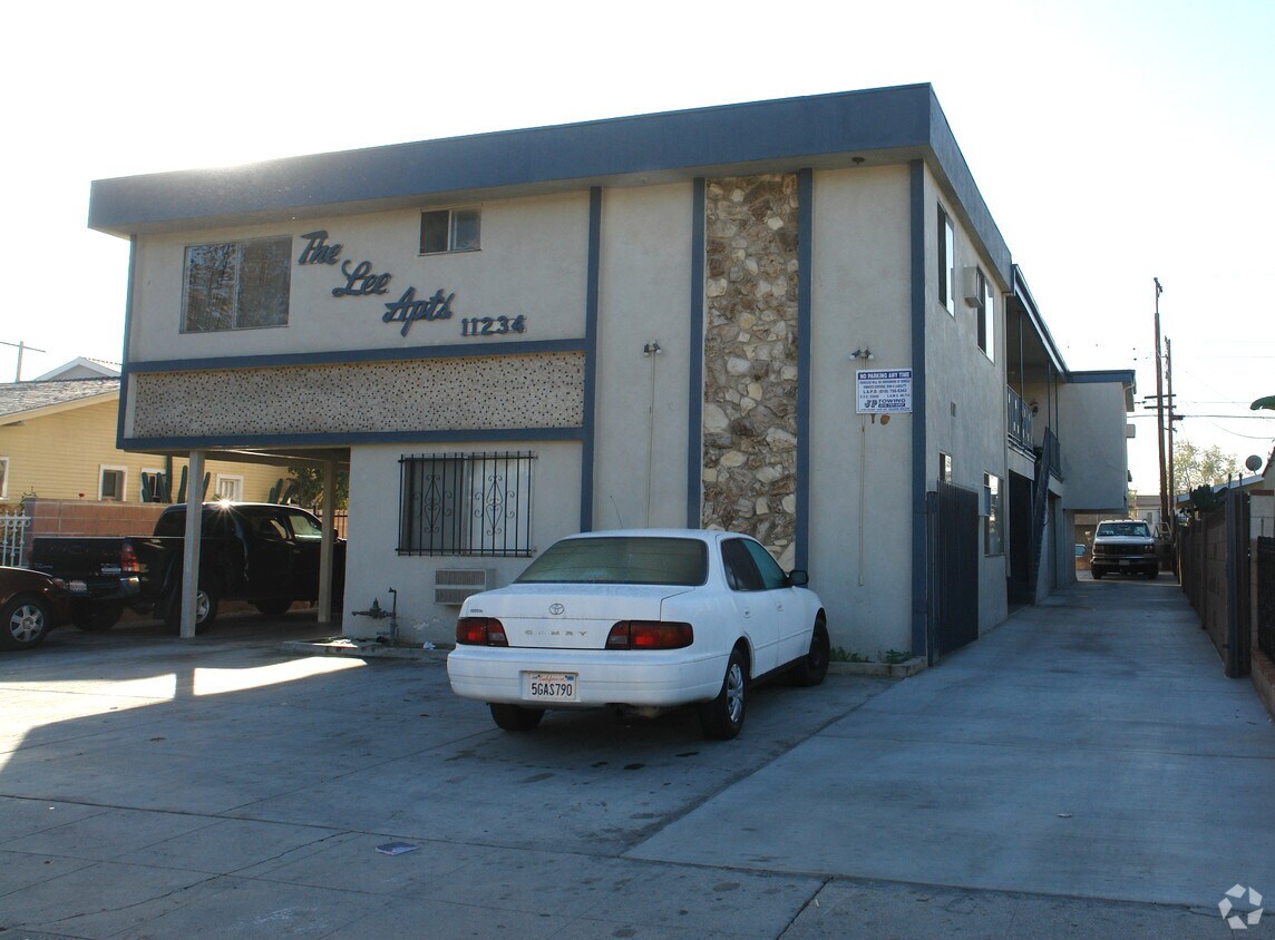 Primary Photo - 11234 Emelita St