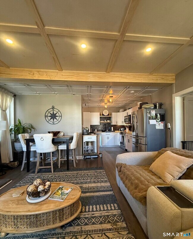 Foto del edificio - 469 Bantam Rd