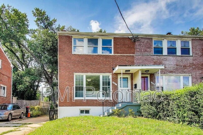 Building Photo - 3407 Floral St
