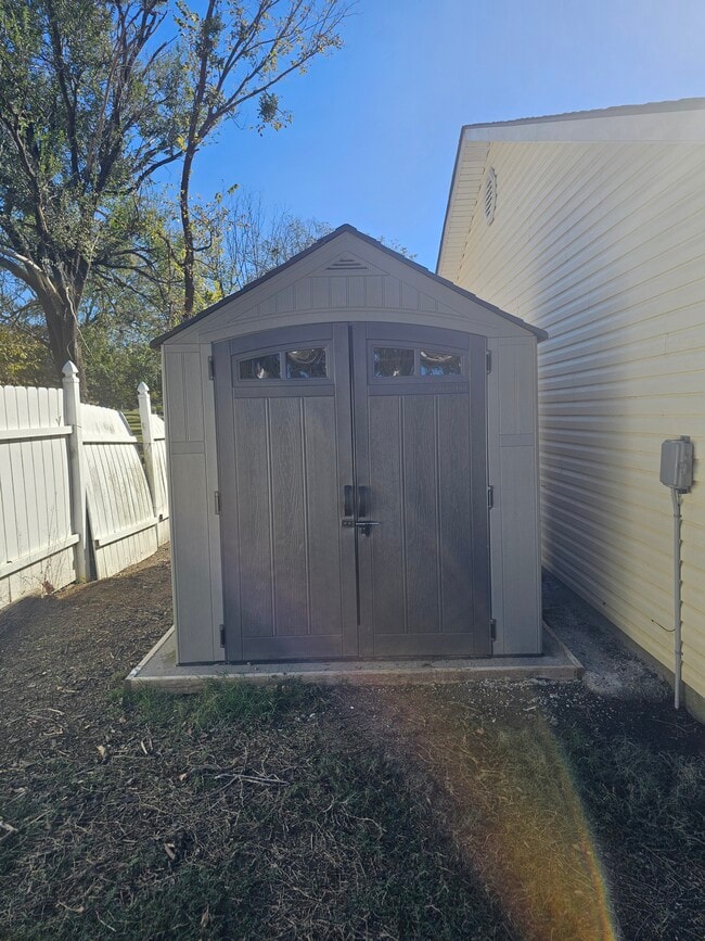 Building Photo - 255 Katy St