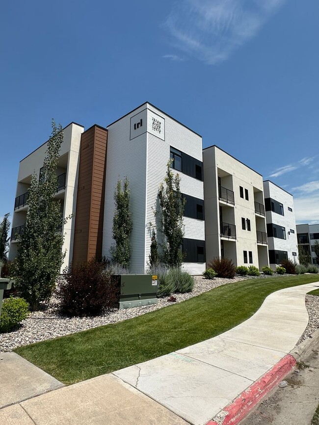 Foto del edificio - Stunning Furnished Top-Level Condo at Teton River Lofts in Rexburg