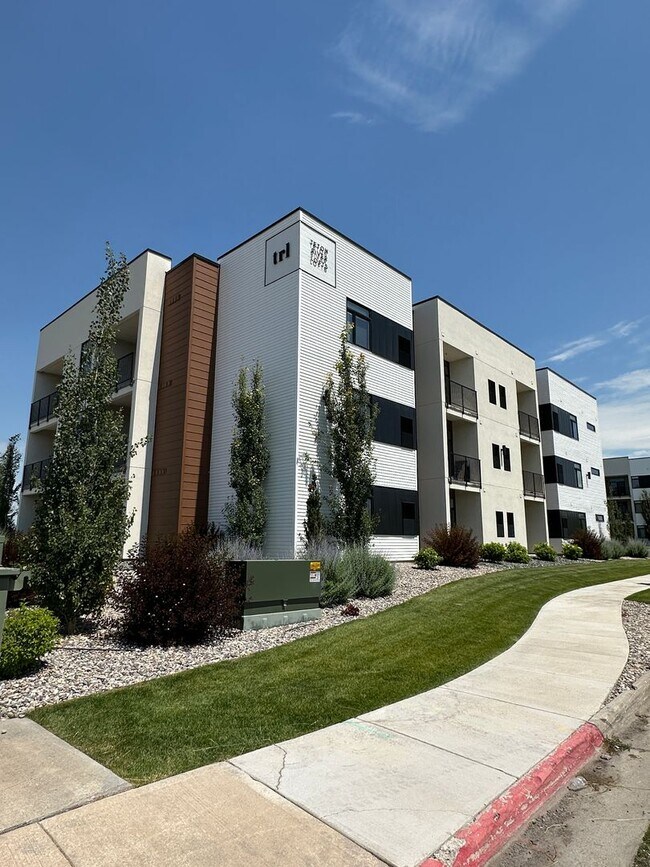 Building Photo - Stunning Furnished Top-Level Condo at Teton River Lofts in Rexburg