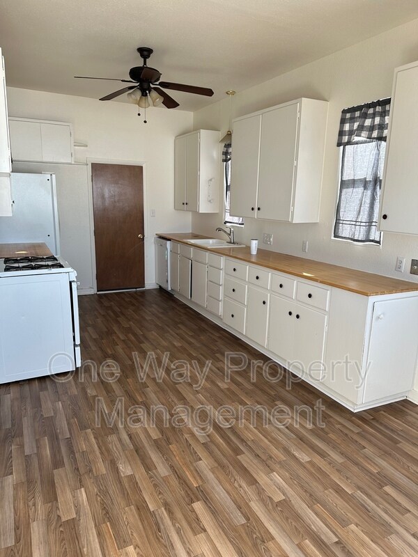 25001 CR 90, Ault, CO 80610 House for Rent in Ault, CO