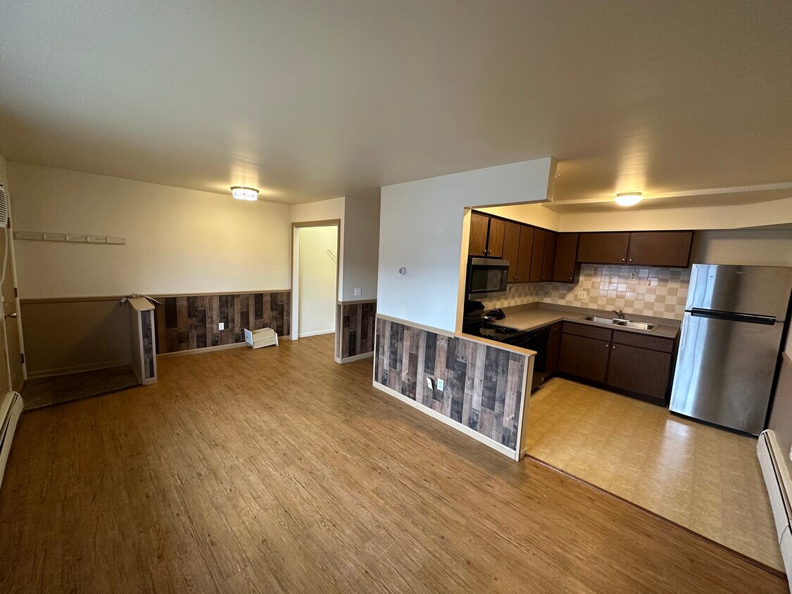 906 E Bellows St Unit C, Mount Pleasant, MI 48858 Apartments in Mount