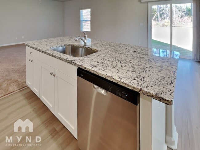 Building Photo - 402 Ivy Bank Dr
