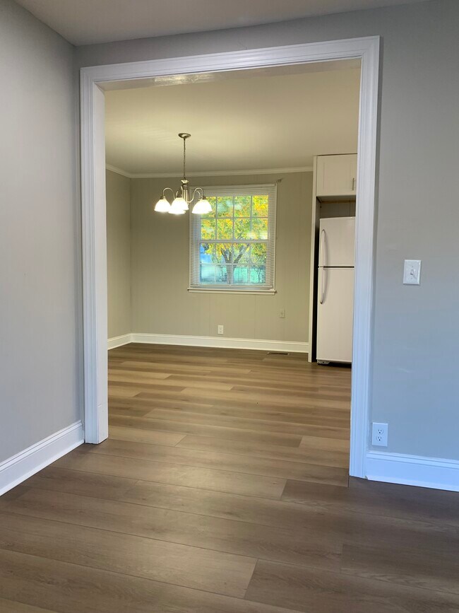 Foto del edificio - 276 Bonnasprings Dr