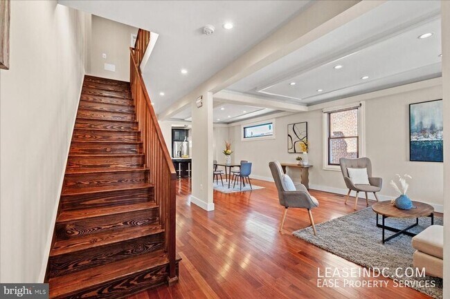 Foto del edificio - 1318 Buchanan St NW