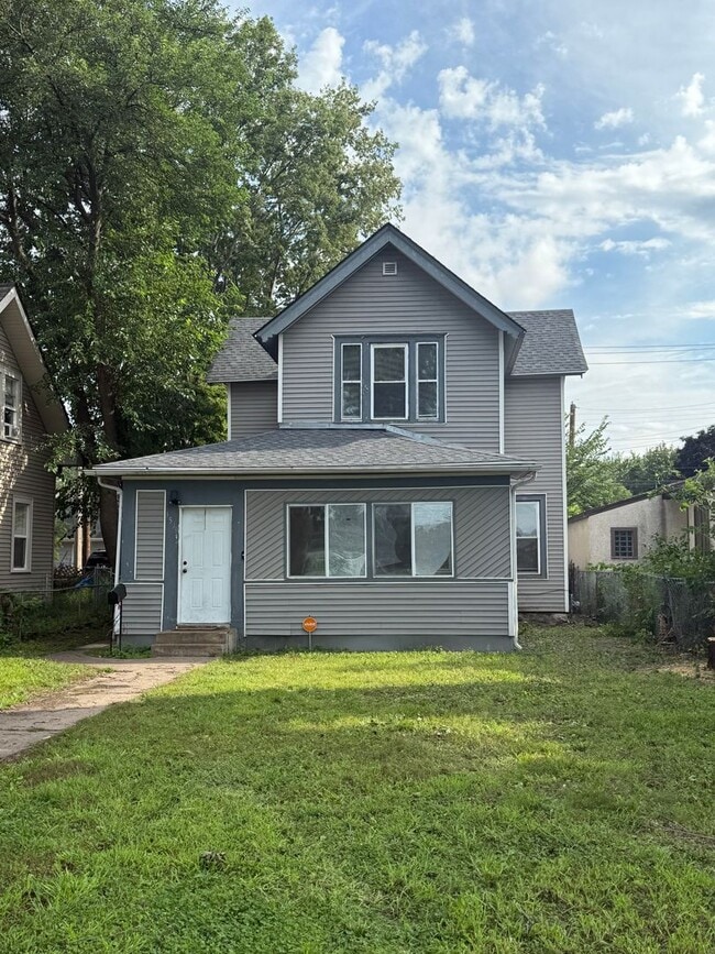 Building Photo - 1509 N 44th Ave