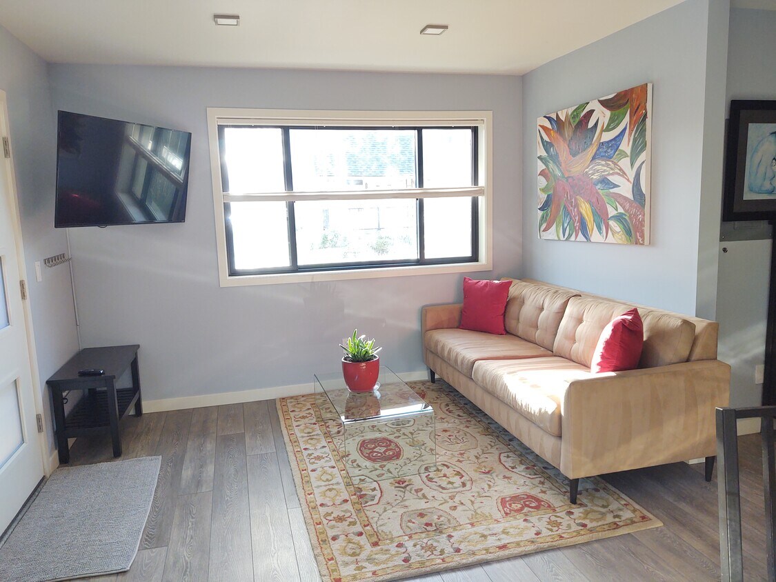 Primary Photo - 5900 N Gay Ave