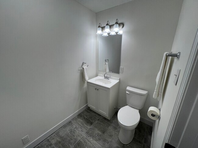Foto del edificio - 108 W 5th St