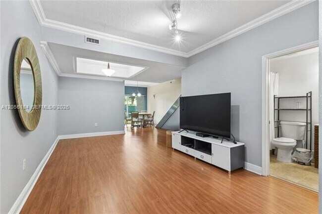 Foto del edificio - 8862 W Flagler St