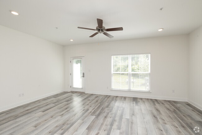 3BR, 2.5BA - 1,516SF - Living Room - Overland Townhomes