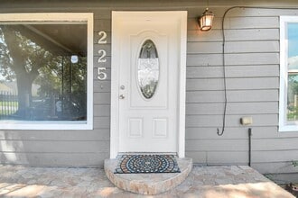 Building Photo - 225 N Carolina St