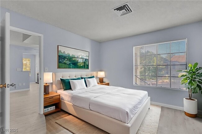 Building Photo - 4730 Nara Vista Way