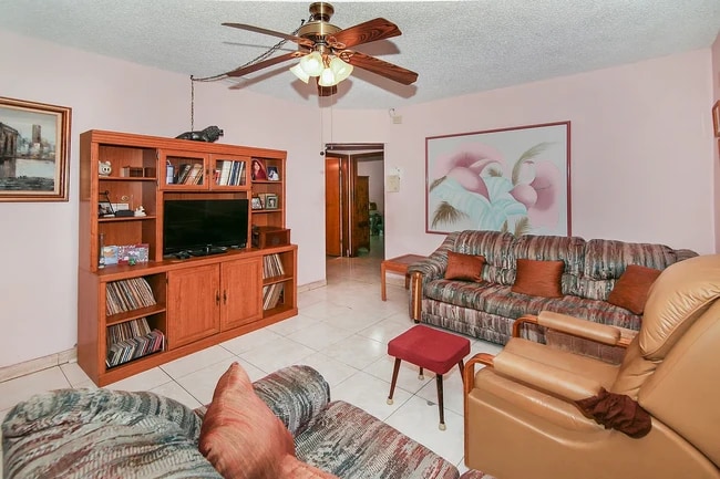 Foto del edificio - 5595 E 6th Ave
