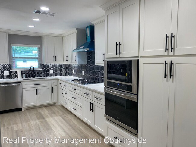 Foto del edificio - 3 br, 2 bath House - 1302 Royal Dr.