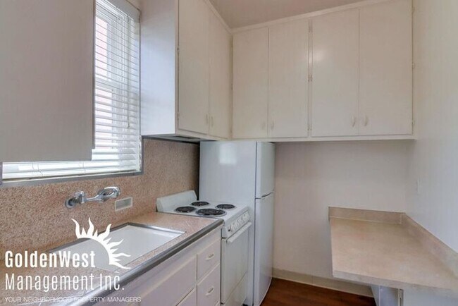 Foto del edificio - 1940's Building Studio Apartment