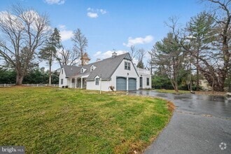 Building Photo - 9107 River Rd