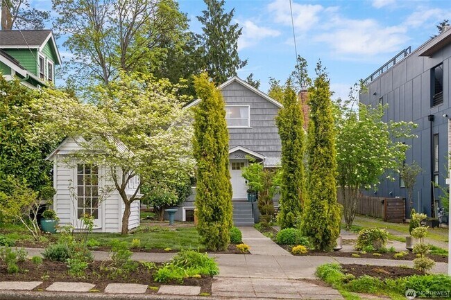 Foto del edificio - 5548 27th Ave NE
