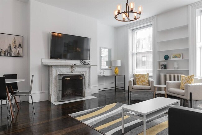Building Photo - 169 Beacon St