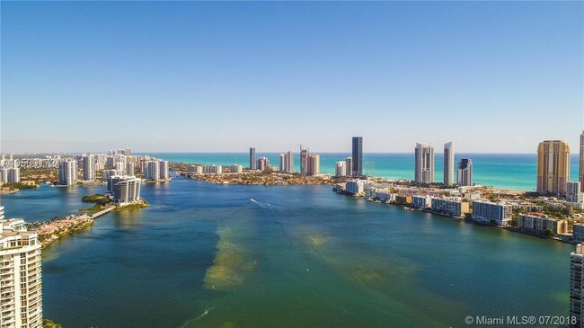 Foto del edificio - 4000 Island Blvd