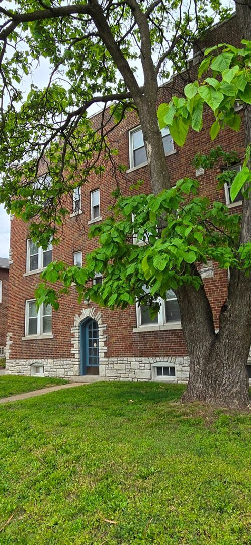 Building Photo - 4929 Chippewa St