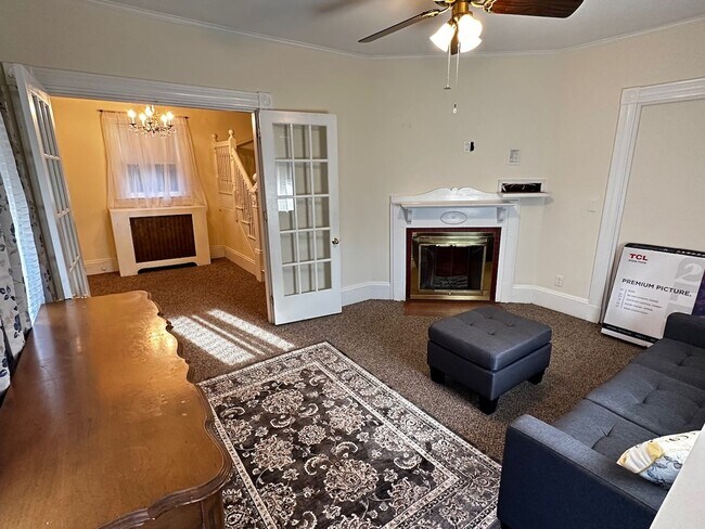 Building Photo - Single Family House in Allston. 6 Bed. 3.5...