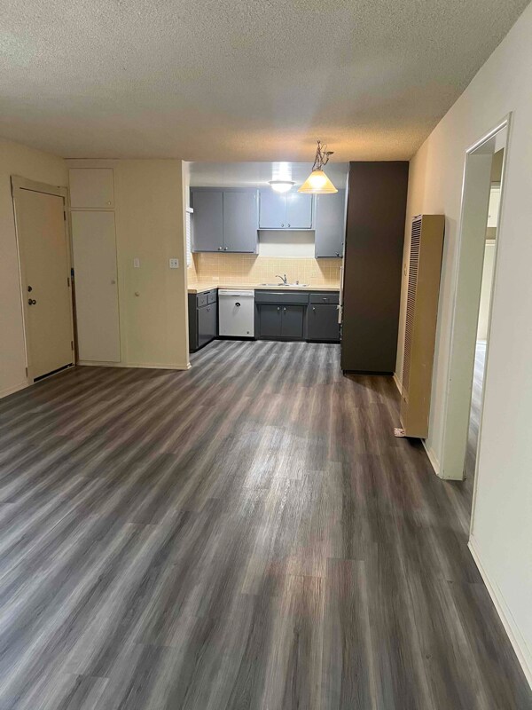 Foto del edificio - 10772 Woodbine St