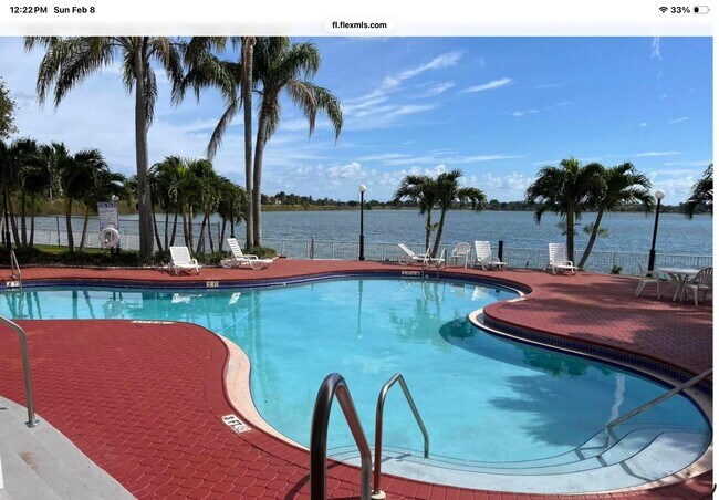 Building Photo - 2831 N Oakland Forest Dr