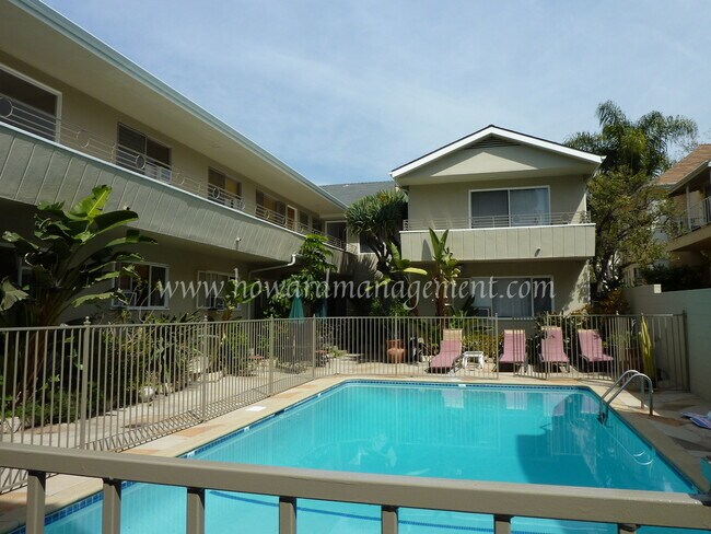 Building Photo - 8218 De Longpre Ave