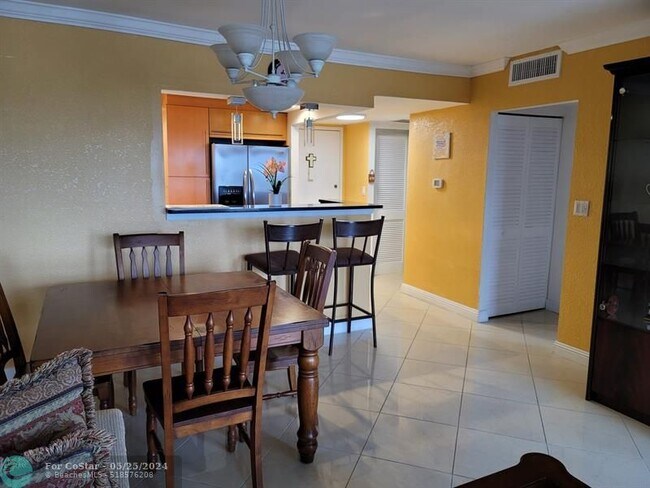 Building Photo - 401 Golden Isles Dr