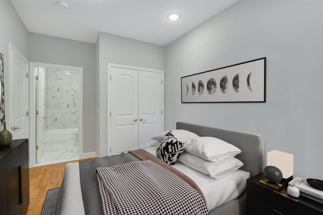 Building Photo - 725 Sip St