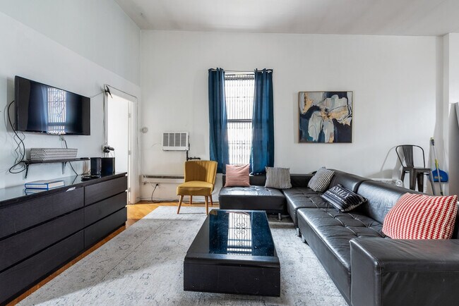 Foto del edificio - 351 E 117th St