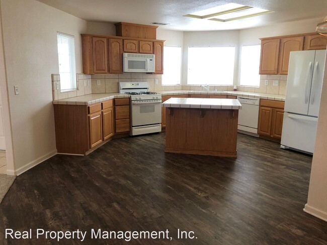 Building Photo - 3 br, 2 bath House - 694 Volcano View Trail