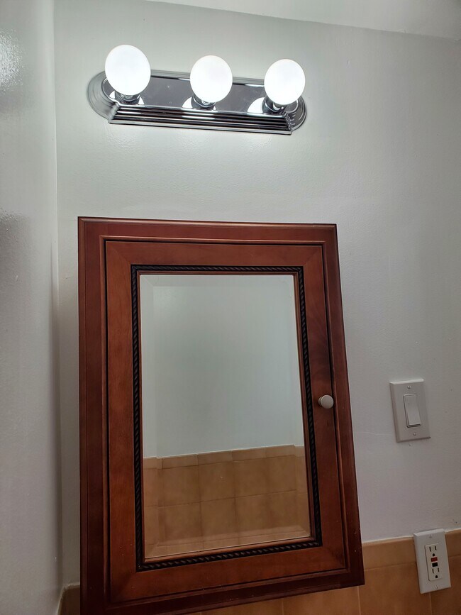 Foto del edificio - 7837 64th Pl