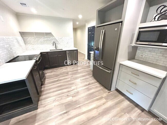 Foto del edificio - 1047 June Rd