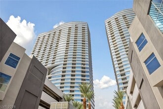 Building Photo - 4575 Dean Martin Dr