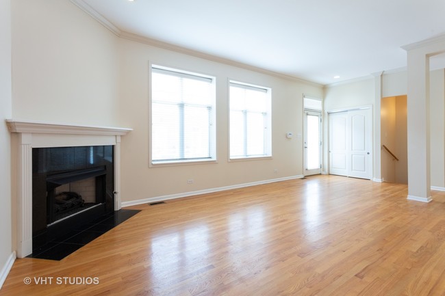 Foto del edificio - 825 E 52nd St
