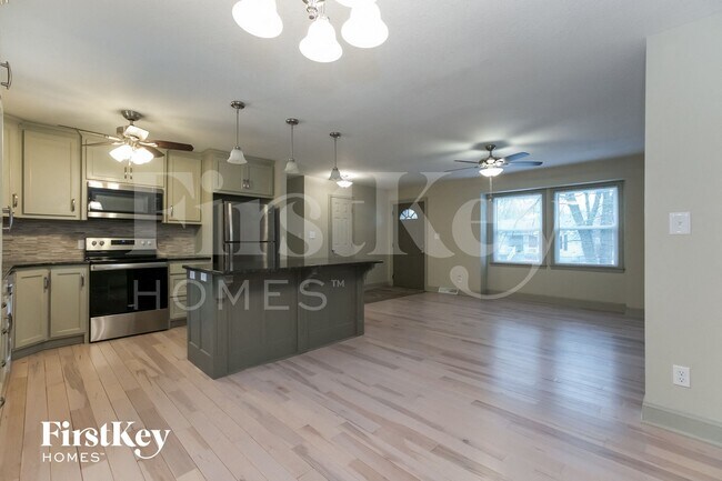 Foto del edificio - 16512 Greenwald Dr