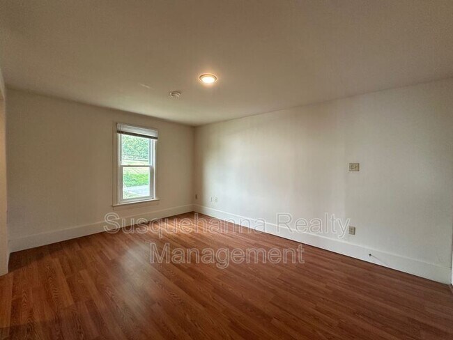 Foto del edificio - 175 E Derry Rd