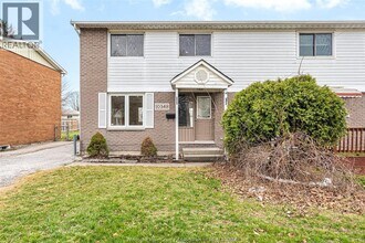 Building Photo - 10349 Shenandoah Cres