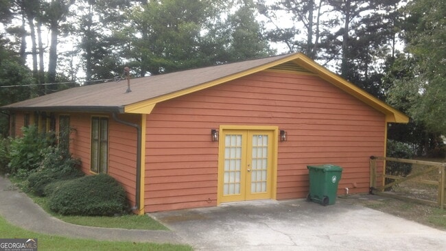 Foto del edificio - 6451 Edenfield Dr
