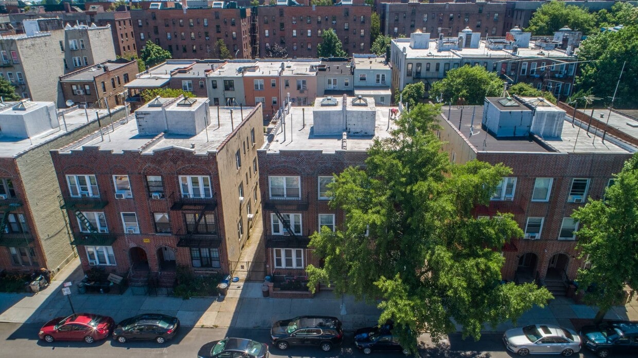 Primary Photo - 48-39 45th St